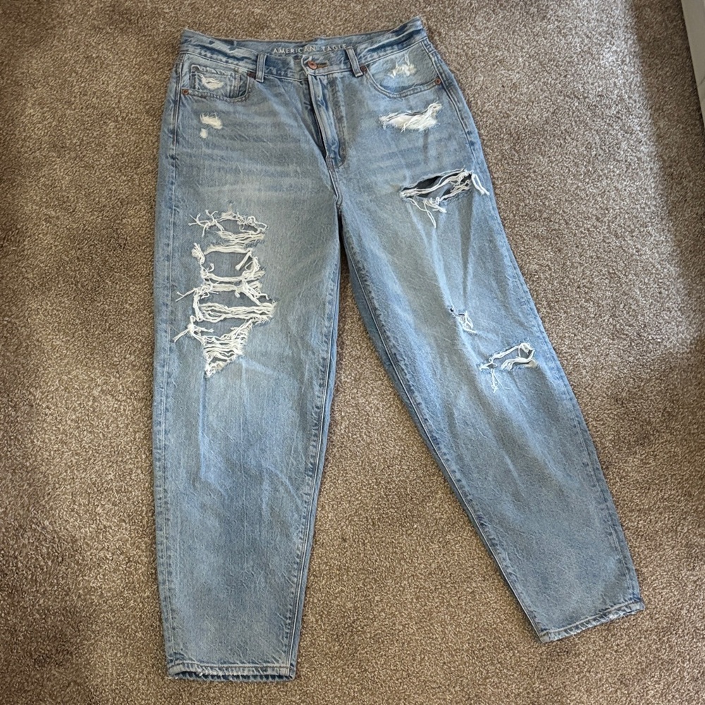 American Eagle Outfitters Light Blue Distressed Boyfriend Jeans